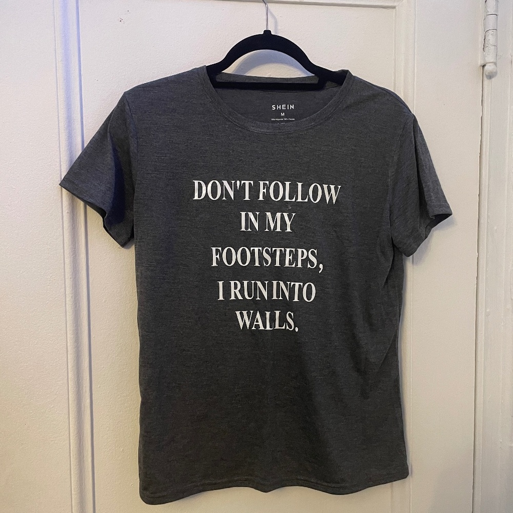 Gray tee shirt
